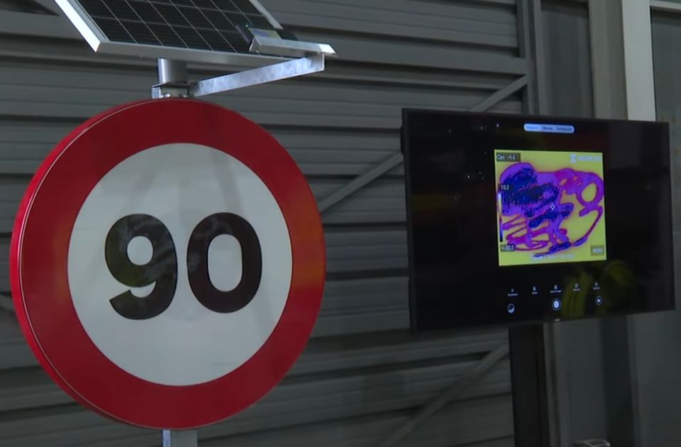 VIDEO: Madrid dobija saobraćajne znakove koji se zagrevaju - otapaju led i sneg