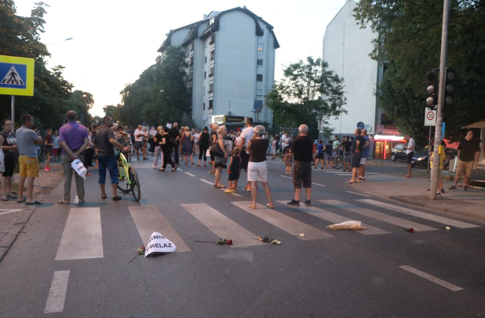 Protest meštana Petrovaradina zbog nebezbednog saobraćaja: "Nećemo da budemo statistika"