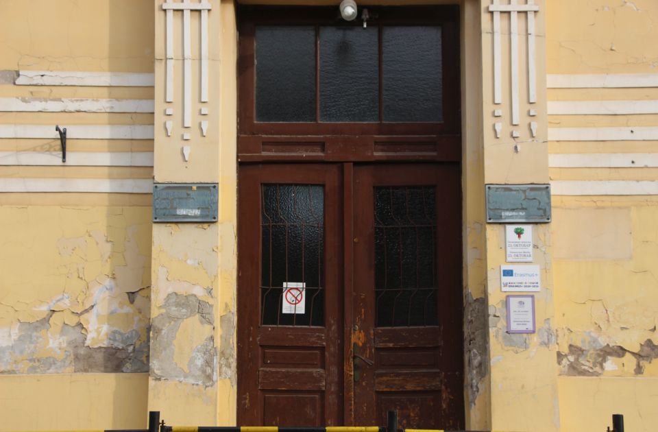 Nakon godina propadanja: Počinje rekonstrukcija škole u Sremskim Karlovcima