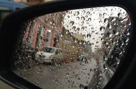 AMSS upozorio vozače da budu oprezni zbog kiše koja se može lediti na tlu 
