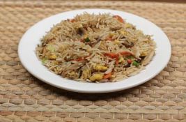 VIDEO Tako jednostavno, a tako ukusno: Pirinač sa jajima i šampinjonima