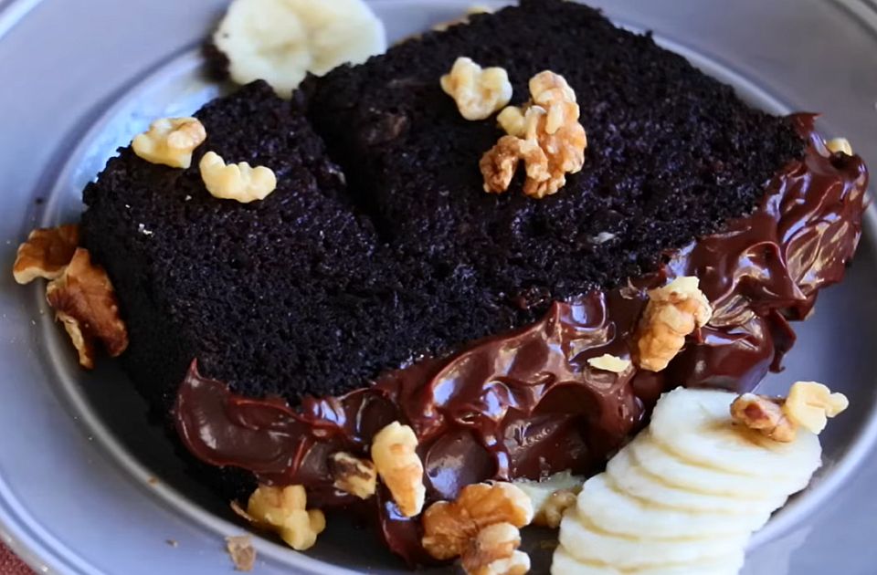 VIDEO: Fini kolač od čokolade i banana - nestaće za čas
