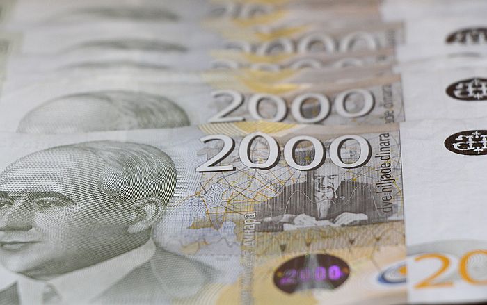 Jak dinar - povlašćeni javnaši, oštećeni preduzetnici Jak dinar - povlašćeni javnaši, oštećeni preduzetnici