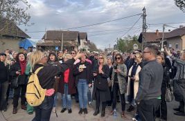 VIDEO: Koncert podrške pritvorenim aktivistima ispred zatvora na Klisi 