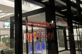 Studenti organizuju prenos dočeka biciklista u Strazburu ispred RTV-a