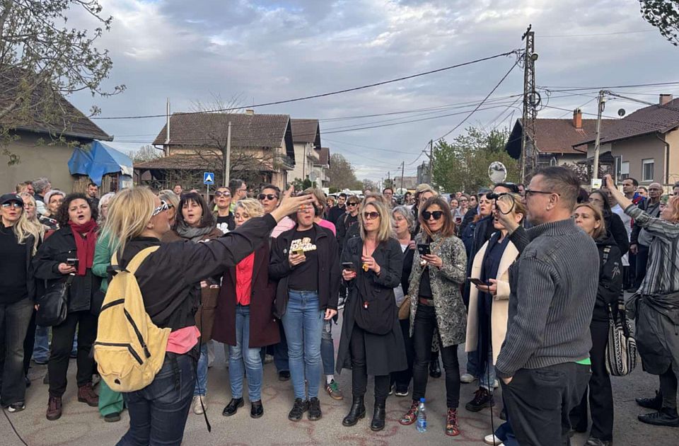 VIDEO: Koncert podrške pritvorenim aktivistima ispred zatvora na Klisi 