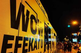 FOTO: Blokade širom Novog Sada, vozač kolima prešao preko bicikla na Bulevaru Evrope