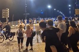VIDEO Novosadski biciklisti posetili zgradu RTV-a: Zviždaljke i 