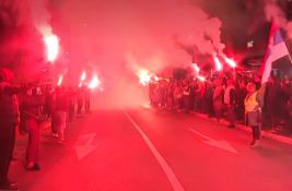 Deo studenata iz Novog Pazara dočekan u Beogradu Deo studenata iz Novog Pazara dočekan u Beogradu