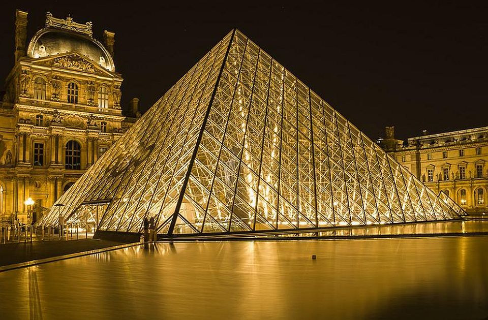 Francuska ministarka kulture: Nema internog propusta u slučaju pljačke Luvra Francuska ministarka kulture: Nema internog propusta u slučaju pljačke Luvra