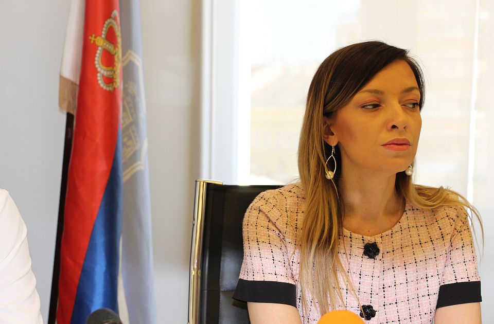 Mesarović: Država će pomoći radnicima fabrike Kentaur Balkans da se zaposle u Vranju Mesarović: Država će pomoći radnicima fabrike Kentaur Balkans da se zaposle u Vranju