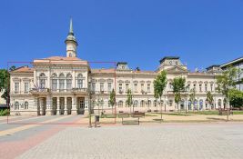 FOTO Za obnovu fasade Gradske kuće u Bečeju planirano 35 miliona dinara: Dokumentacija otkriva ranije propuste