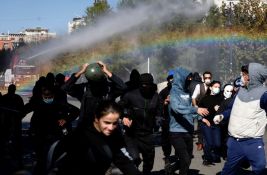 Rama policiji: Strpljenje s mladima, odlučno s onima koji pale