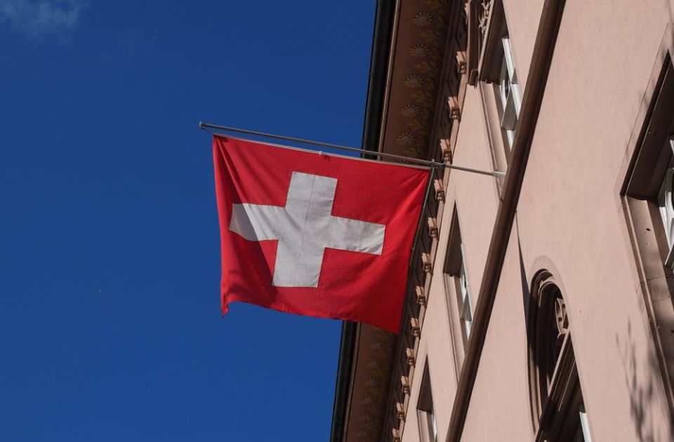 Švajcarci danas na referendumu odlučuju o Fronteksu, Leks Netfliksu i transplantaciji