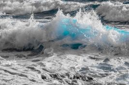 Državljanin BiH stradao u Dubrovniku: Talasi ga povukli sa stene dok se fotografisao sa porodicom