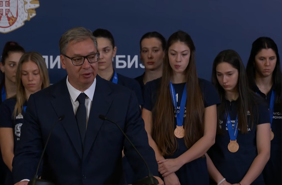 VIDEO Svi komentarišu prijem odbojkašica kod Vučića: Kao da nisu osvojile medalju