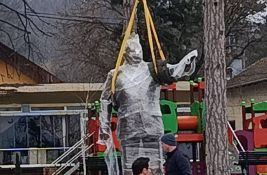 Dragan Marković Palma dobio spomenik u Jagodini