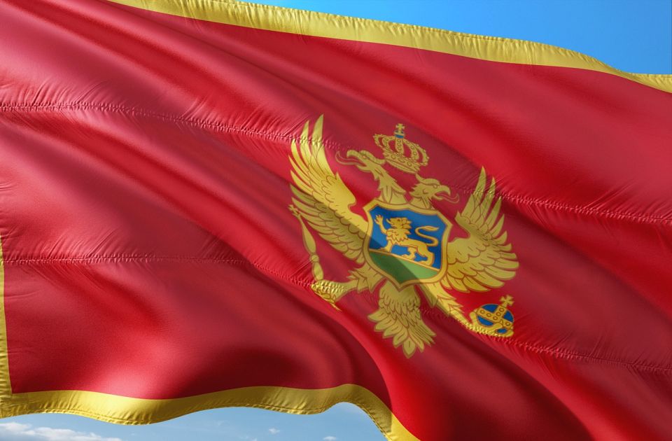 Spomenik četničkom komandantu premešten u crkvu kod Berana, napadnuti novinari