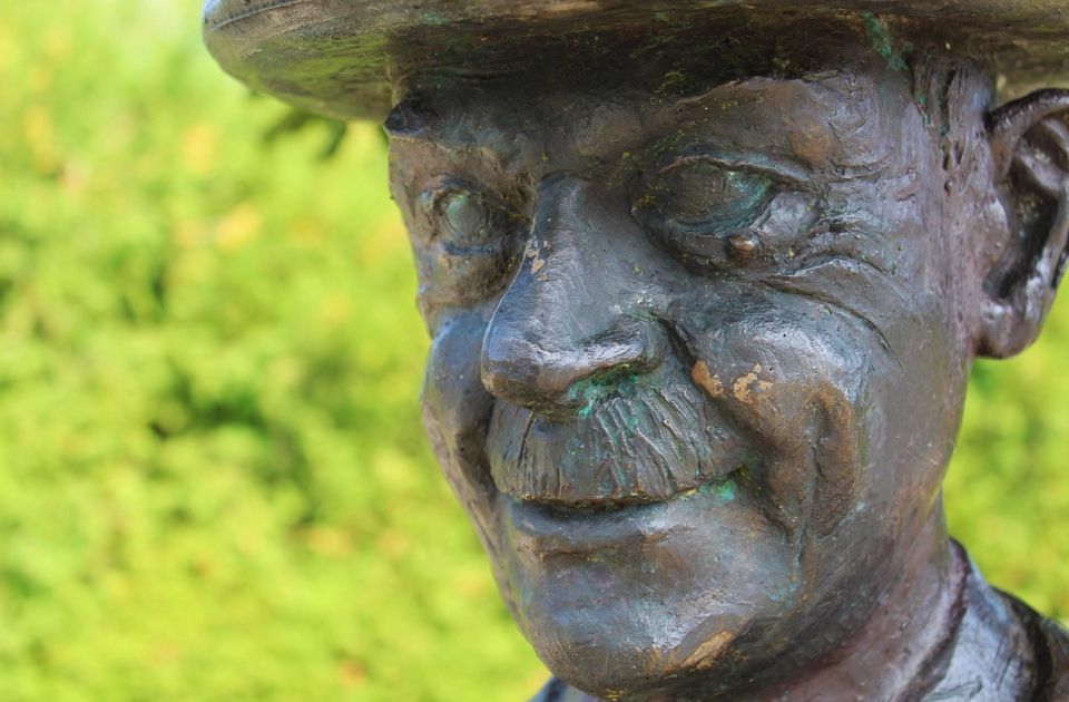 Na današnji dan: Umro Tomas Man, potonula ruska podmornica Kursk, masovno ubistvo na Cetinju Na današnji dan: Umro Tomas Man, potonula ruska podmornica Kursk, masovno ubistvo na Cetinju