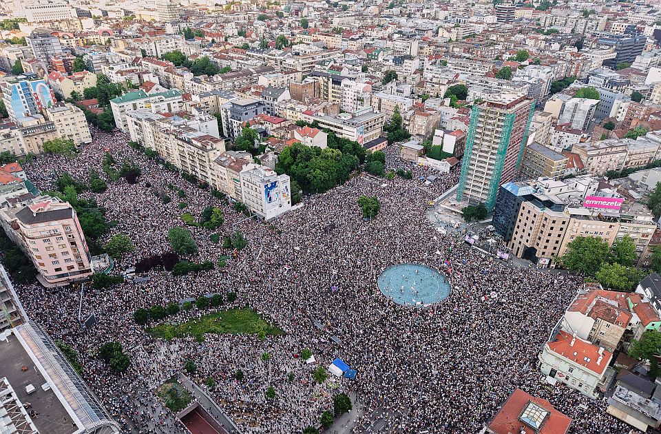 Vučić: Velika je laž da je na Slaviji bilo 190.000 ljudi
