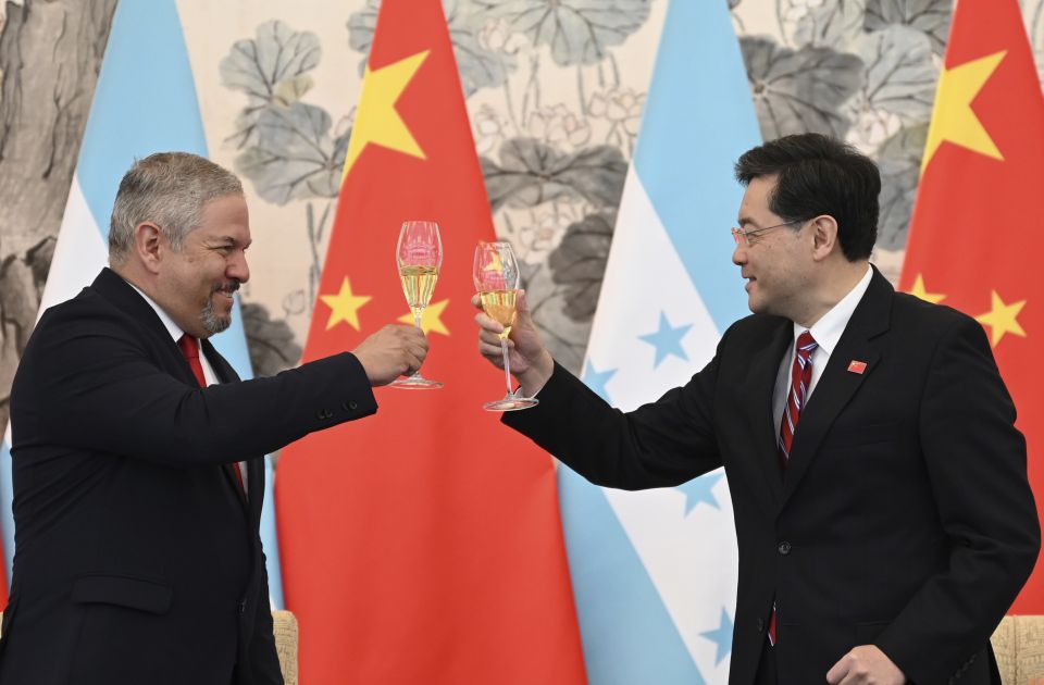 Honduras prekinuo diplomatske odnose sa Tajvanom, a uspostavio ih sa Kinom