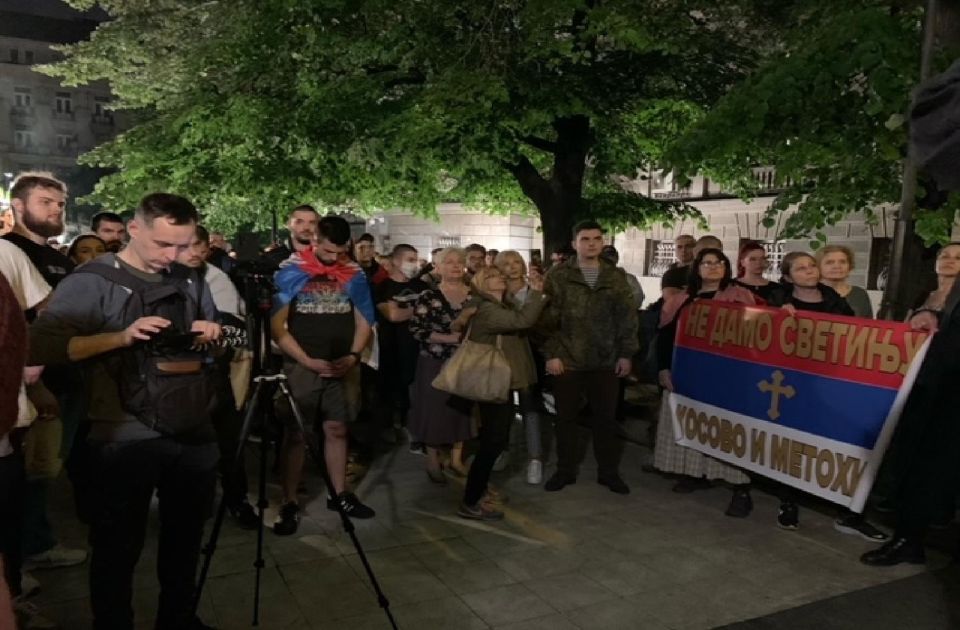 Protest zbog Kosova završen ispred Predsedništva, građani od Vučića traže da zaštiti Srbe 