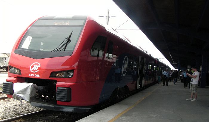 Dileri i lica sa poternica u vozovima koji prolaze kroz Novi Sad