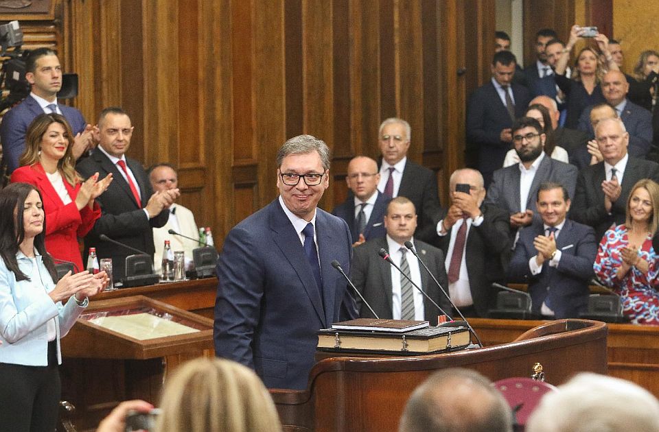 Vučić: Moraćemo da se bavimo sankcijama