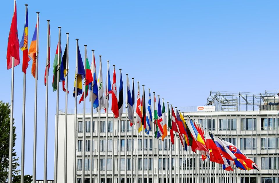 Region uglavnom podržava akciju SAD, Srbija i Slovenija ukazuju na kršenje međunarodnog prava 