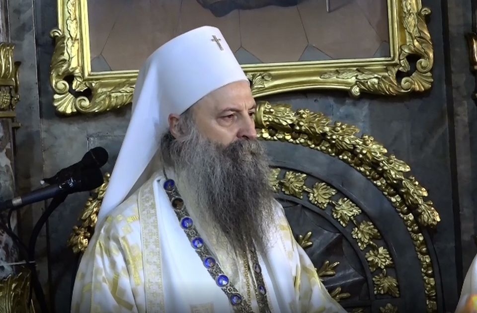 Božićna poslanica Patrijarha Porfirija: Srbija duboko podeljena, pružimo ruku jedni drugima 