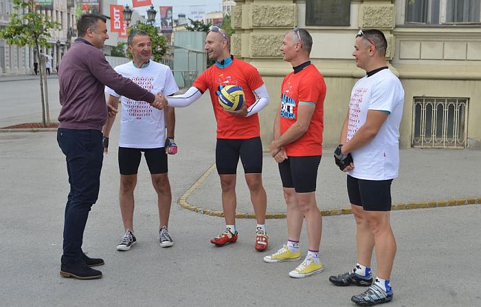 Novosadski biciklisti krenuli u humanitarnu vožnju ka Umagu
