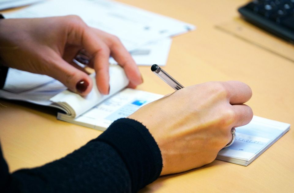 Nemačka krajem 2027. izbacuje čekove iz upotrebe