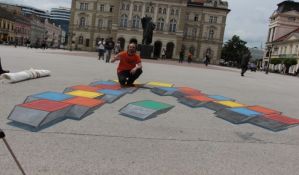 FOTO: Novosadski umetnik naslikao 3D crtež na Trgu slobode