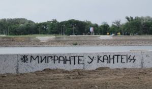 FOTO, VIDEO: Kod Žeželjevog mosta ispisan grafit mržnje prema migrantima 