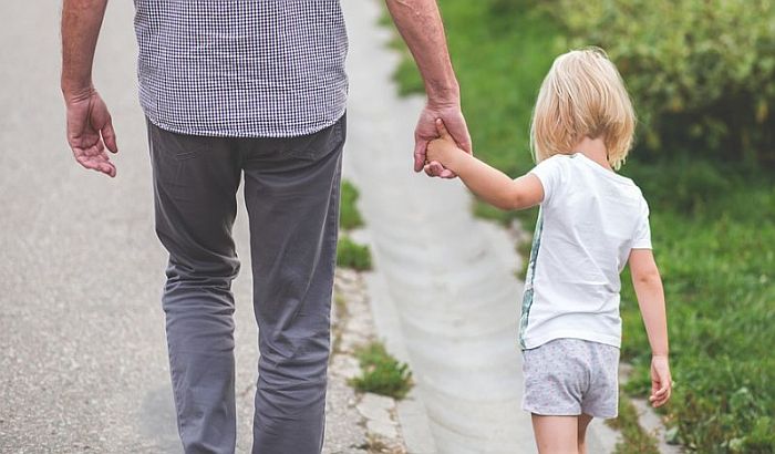 Bračnom paru dali starateljstvo nad devojčicom, pa je mesecima kasnije oduzeli zbog propusta Centra za socijalni rad