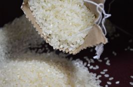 Uhapšeni šefovi supermarketa u Mjanmaru jer su previše podigli cene pirinča