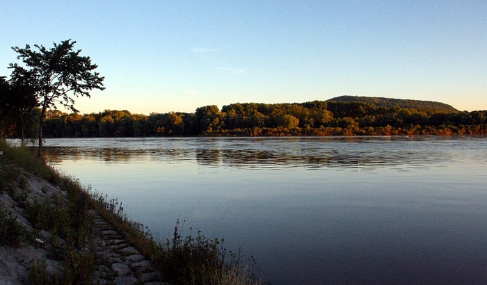 Bratislava: Naftne mrlje u Dunavu, vatrogasci na terenu