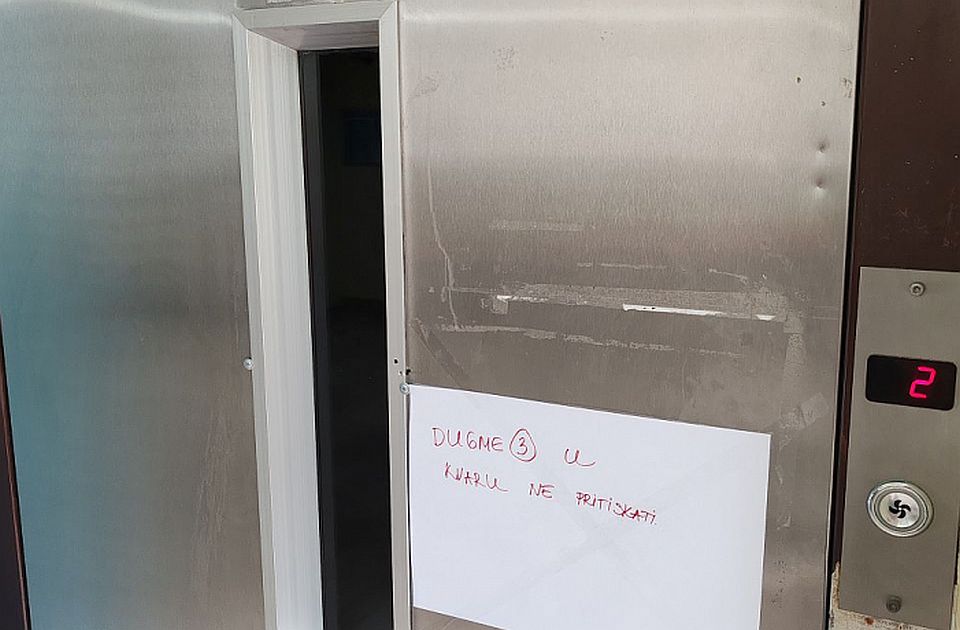 Dom zdravlja "Novi Sad": Lift ponovo u funkciji, radimo na popravci rendgen aparata Dom zdravlja "Novi Sad": Lift ponovo u funkciji, radimo na popravci rendgen aparata