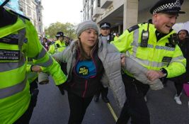 VIDEO: Greta Tunberg uhapšena na protestu u Londonu