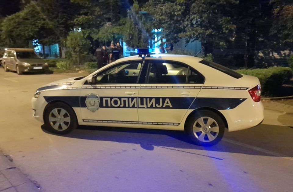 Muškarac se zapalio ispred policijske stanice u Topoli