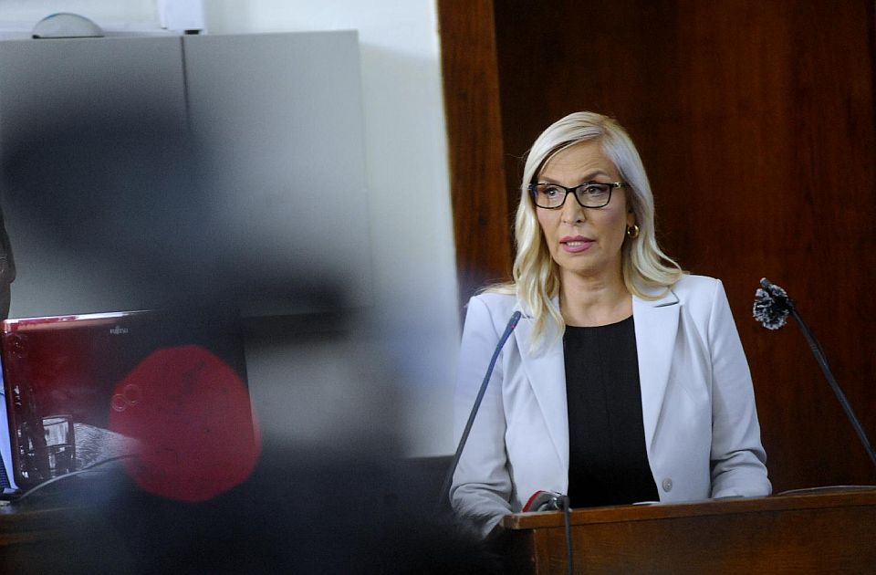 Ministarka Popović brucošima: Vaša svrha u budućnosti biće da zaštitite svoju državu
