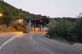  Dvoje državljana Srbije zadržano na Jarinju zbog sumnje da su falsifikovali platne kartice