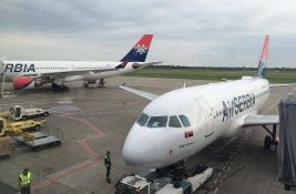 Oštećen avion Er Srbije na aerodromu 