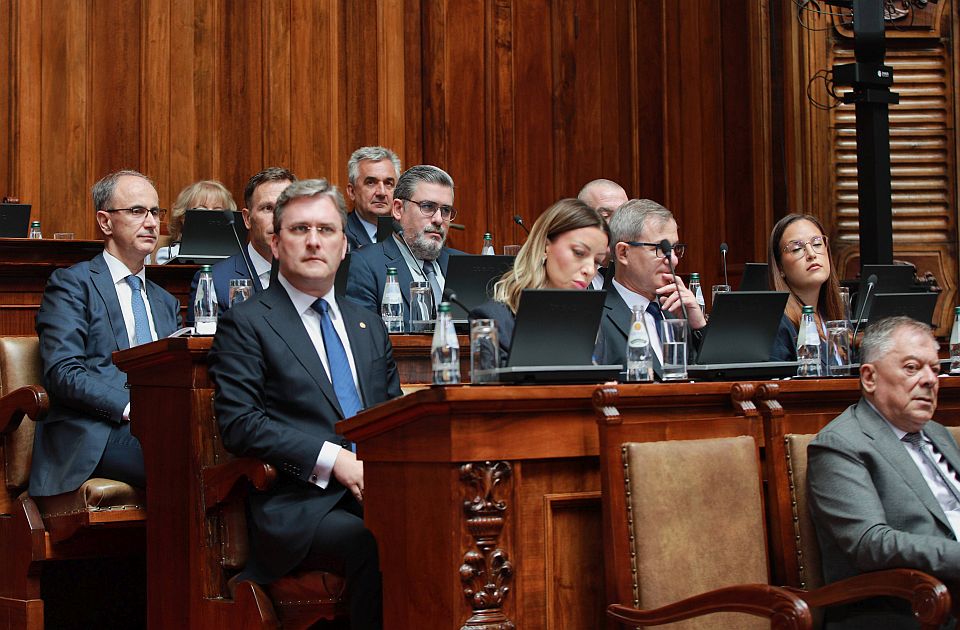 Danas treći i verovatno poslednji dan sednice o poverenju Vladi: "Trajaće dok neko ne padne u nesvest"