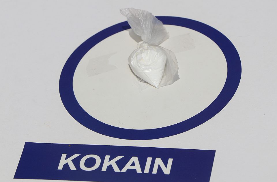 U Pančevu uhapšena dvojica mladića: Proizvodili i prodavali kokain, marihuanu i hašiš 