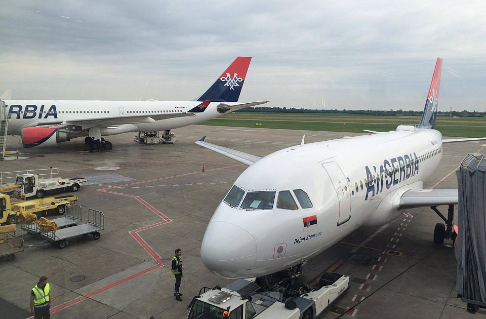 Oštećen avion Er Srbije na aerodromu "Nikola Tesla", privremeno će biti povučen iz saobraćaja