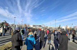 FOTO, VIDEO Sa 16 minuta tišine kod Železničke stanice u Novom Sadu obeleženo 14 meseci od pada nadstrešnice