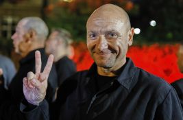 FOTO: Novinari i opozicioni bloger među oslobođenim političkim zatvorenicima u Belorusiji