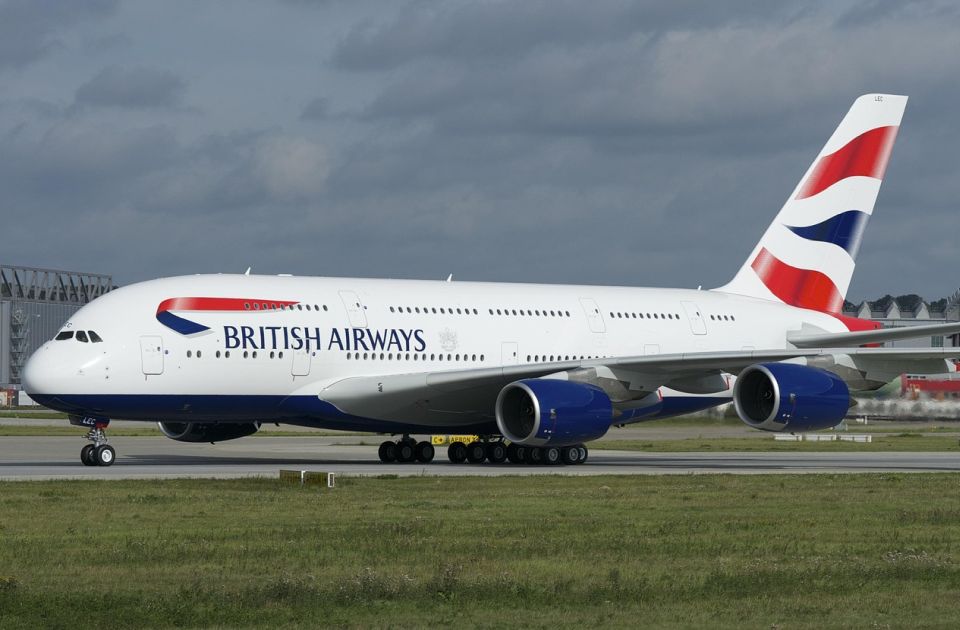 Jedna avio-kompanija zapošljava pilote i plaća ih 85.000 evra godišnje - ali ne da lete