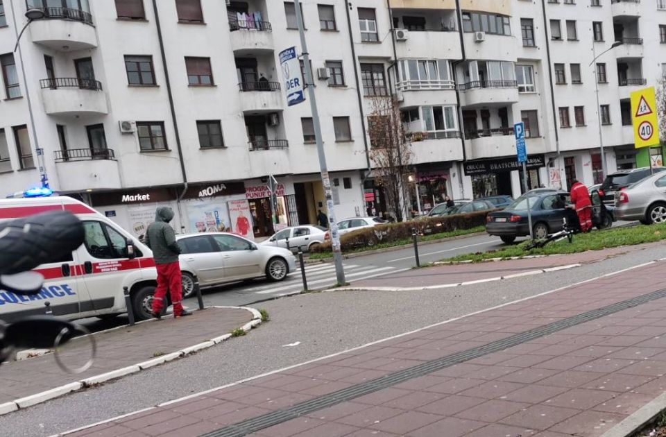 Muškarac preminuo za volanom na Limanu, automobil izleteo sa puta i udario u drvo